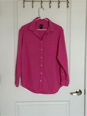 Gap Pink Crinkle Gauze 100% Cotton Button Down Shirt Womens Small Long Sleeve
